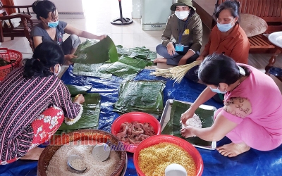 Những đòn bánh tét nghĩa tình