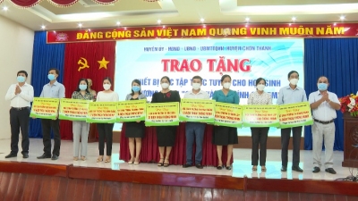 Chơn Thành: 193 điện thoại thông minh cho học sinh khó khăn có thiết bị học trực tuyến