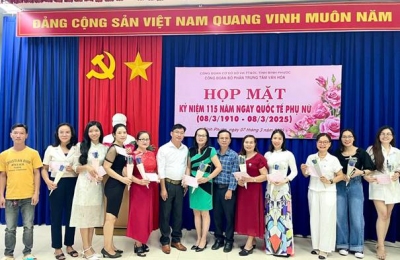 Trung tâm Văn hóa tỉnh tổ chức họp mặt nhân Ngày Quốc tế Phụ nữ