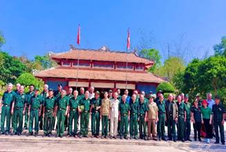 Đất nước trọn niềm vui