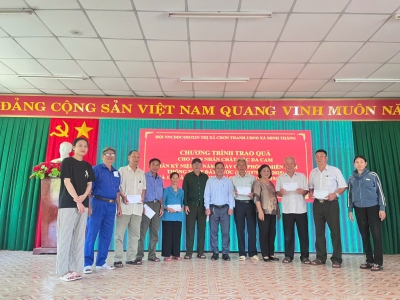Chơn Thành: thăm, tặng quà cho 100% nạn nhân da cam trên địa bàn thị xã